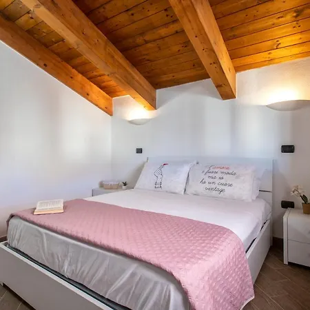 Perla Marina, Attico A 200 Metri Dal Mare 아파트